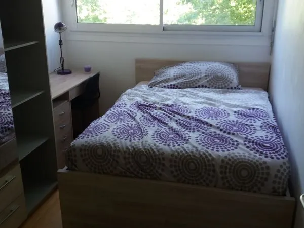 Titre : Chambre en colocation avec douche individuelle