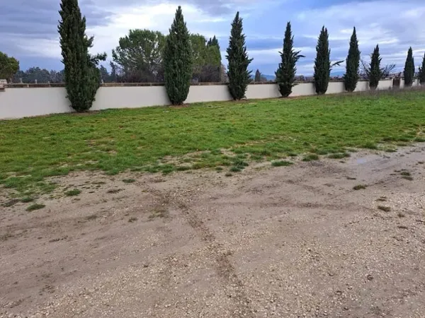 Terrain 300 m²