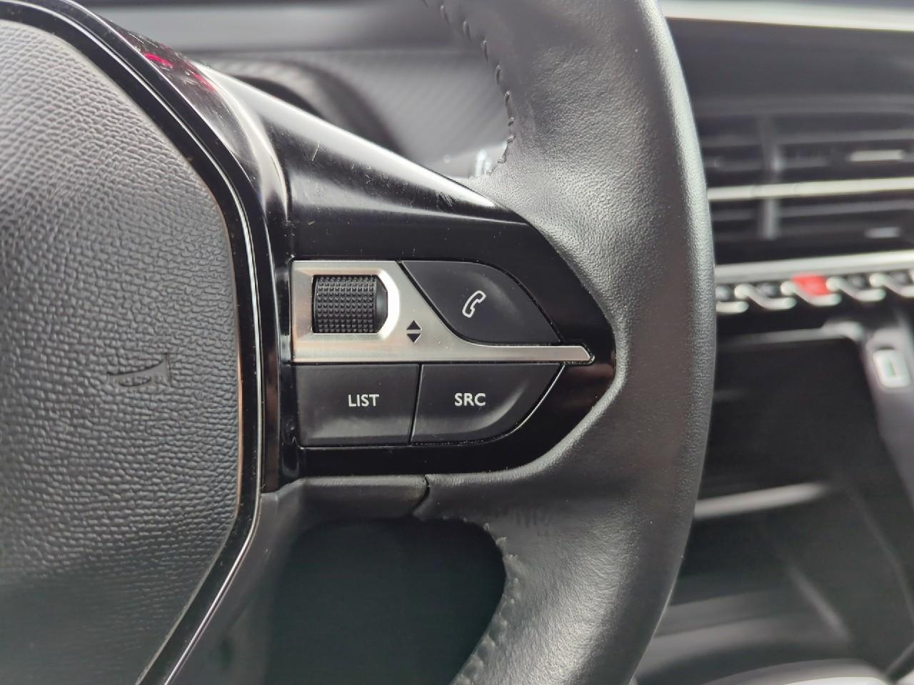 Peugeot 208 puretech 100 s&s bvm6 style — photo 19