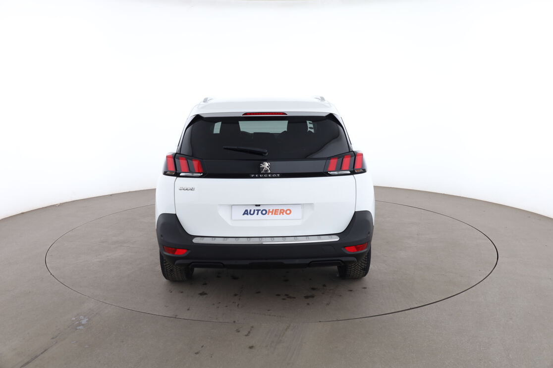 Peugeot 5008 1.2 PureTech Allure EAT8 — photo 4