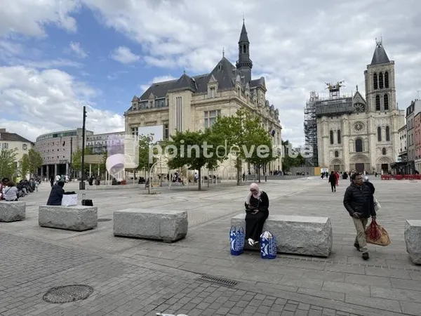 Local commercial 250 m²