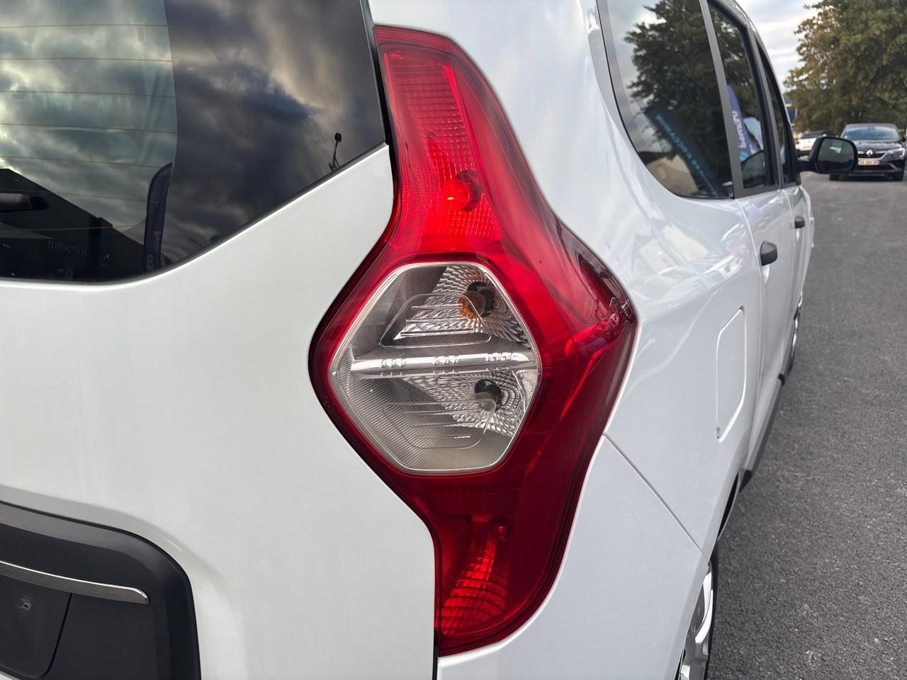 Dacia Lodgy 1.5 blue dci 95ch ambiance — photo 14