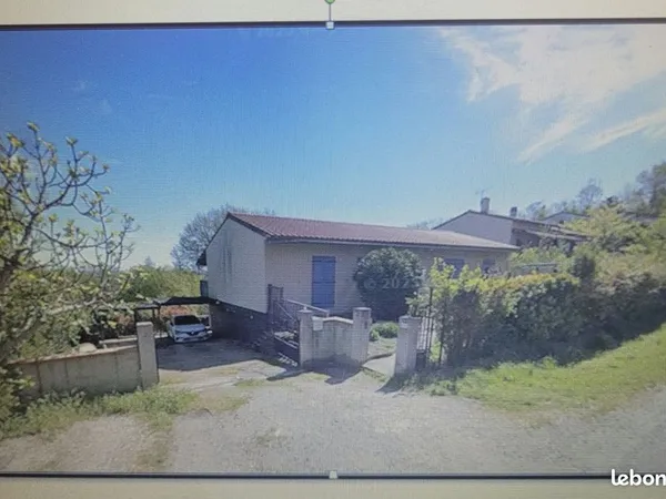 À LOUER À L'ANNÉE - MAISON PLAIN-PIED 115 m² - MONTGEARD (31560)