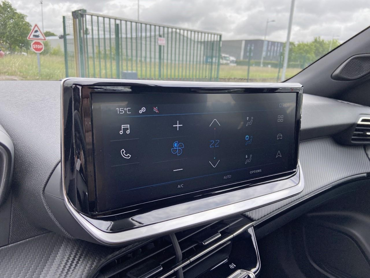 Peugeot 2008 hybrid 136 e-dcs6 style — photo 16
