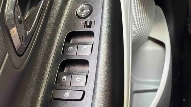 Hyundai I20 1.0 t-gdi 100 dct-7 hybrid 48v — photo 29