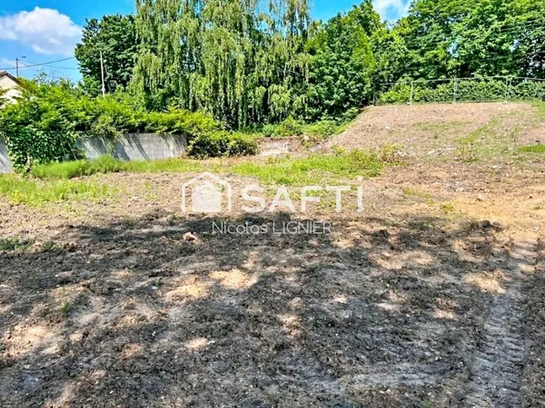 Belle parcelle isolée de 1050 m2 - plein Sud