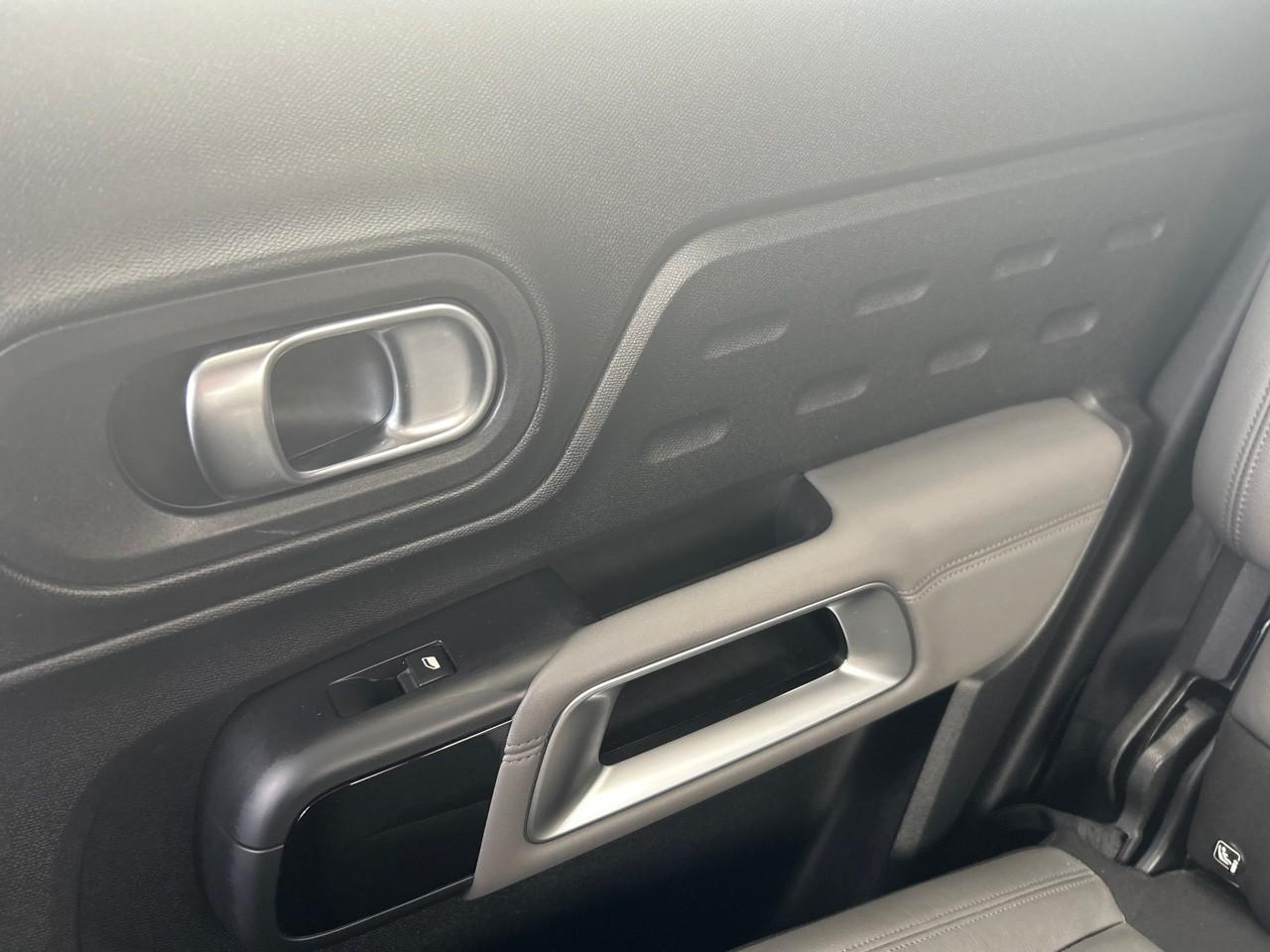 Citroën C5 Aircross hybrid 225ch shine pack e-eat8 — photo 24