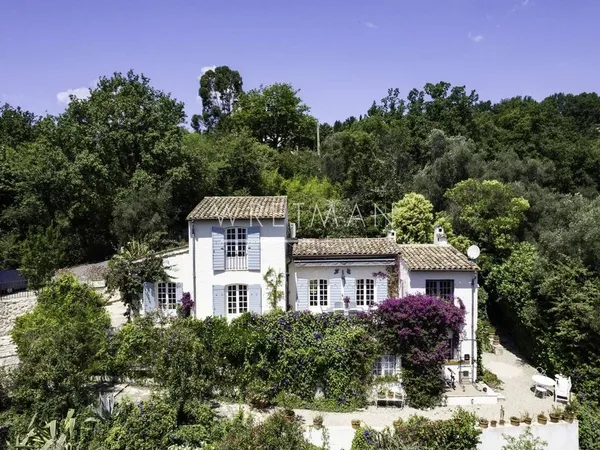 Maison de luxe 6 pièces 169 m²