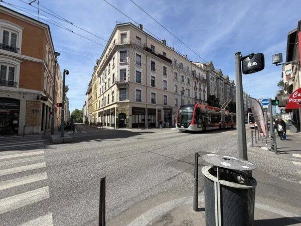 Local commercial 65 m²