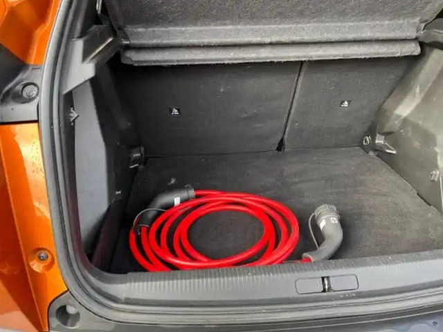 Peugeot 2008 e- 136ch gt — photo 5