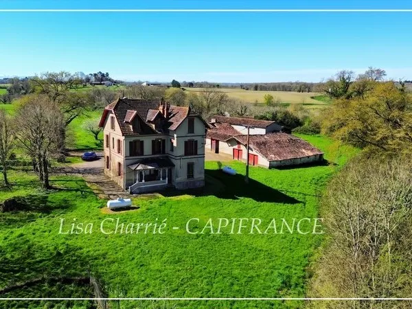 Propriete à vendre 14 pièces LE HOUGA (32) de 215 m2 habitables à rénover, sur 11949 m2 de terrain, 