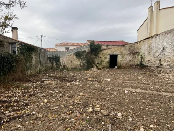 Terrain 301 m²