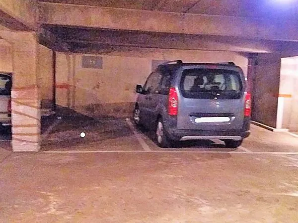Loue ma place de parking à personne très sérieuse