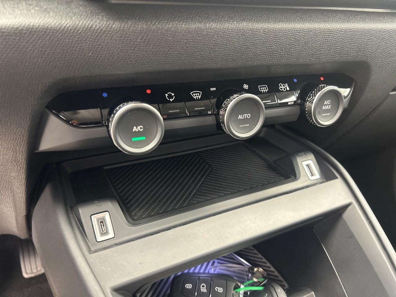 Citroën C4 bluehdi 130 s&s eat8 shine — photo 23
