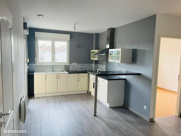 A louer - Appartement F4 avec entrée individuelle et balcon