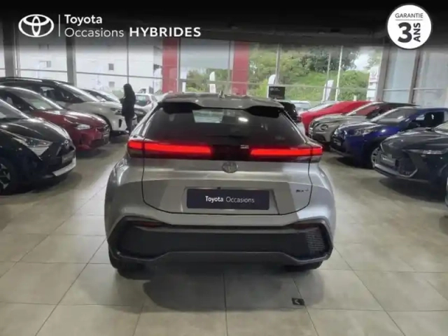 Toyota C-Hr 1.8 hybride 140ch design pack confort — photo 4