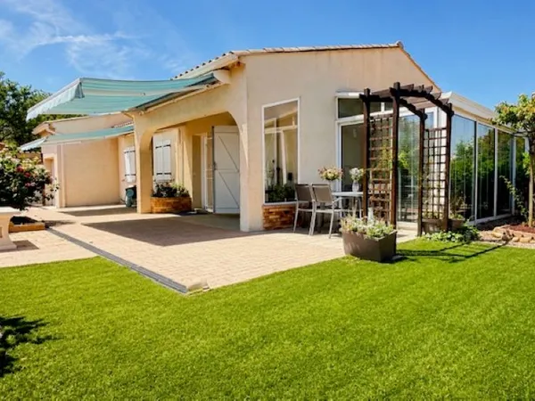 Maison Montagnac 100 m2, 3 chambres, garage, atelier, véranda sur parcelle de 600m²
