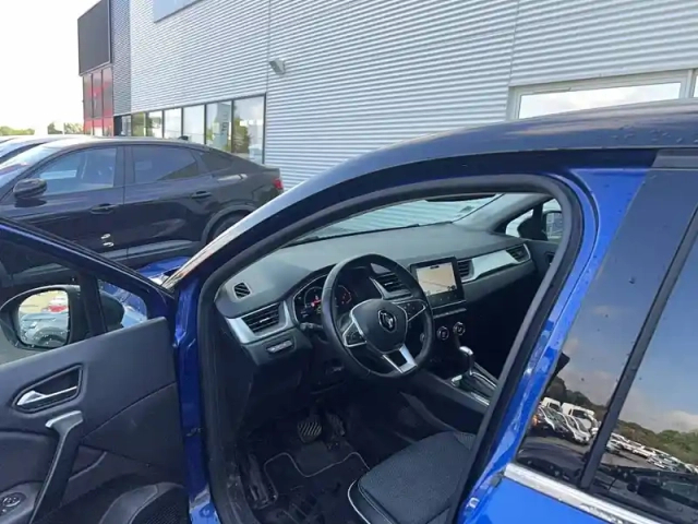 Renault Captur e-tech 145 - 21 — photo 30