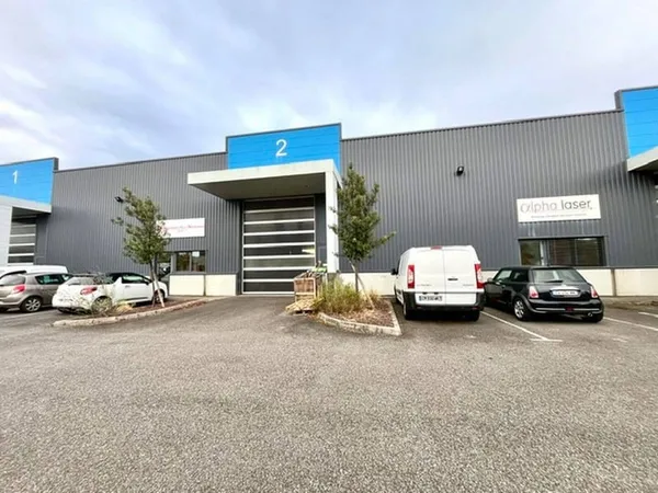 Local d'activité 215 m²
