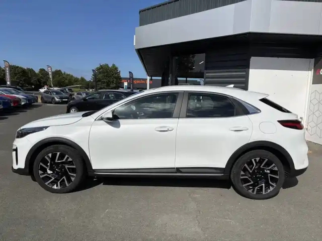 Kia Xceed 1.0 t-gdi 100 ch bvm6 — photo 2