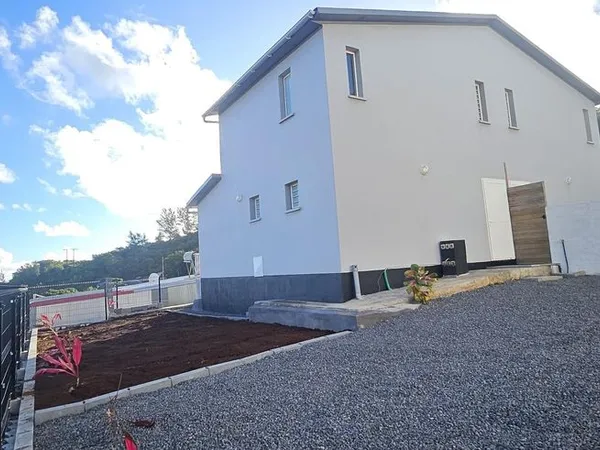 Villa meublée F4 neuve à Vincendo
