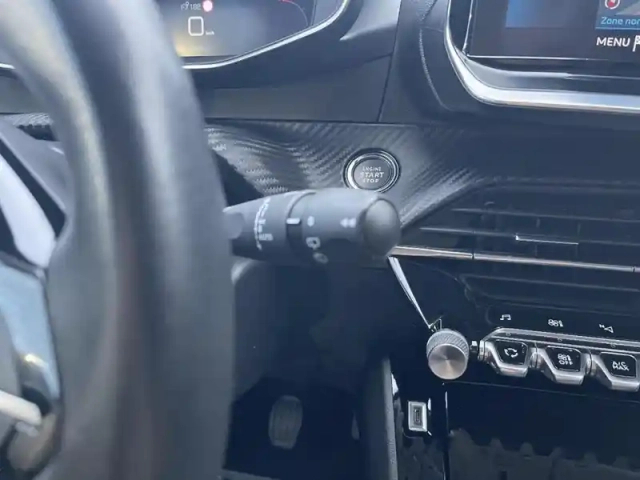 Peugeot 2008 puretech 130 s&amp;s bvm6 allure — photo 18
