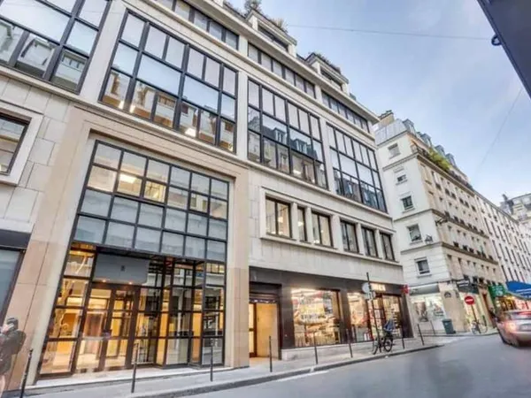 Bureaux 715 m²