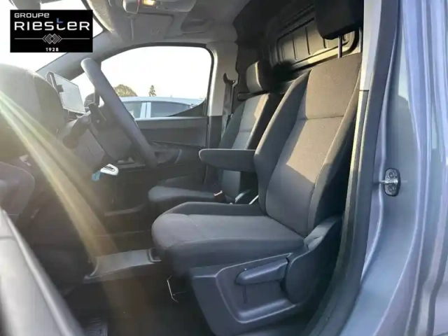 Toyota Proace city medium 1.5l 130 d-4d bva — photo 10
