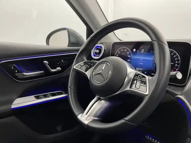 Mercedes Glc 300 e 9g-tronic 4matic — photo 25