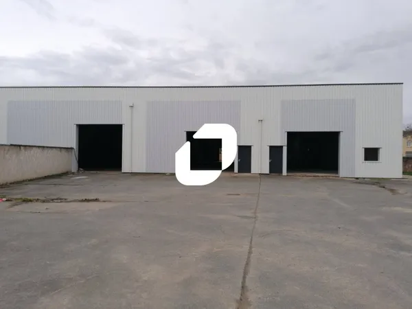 Local d'activité 1600 m²