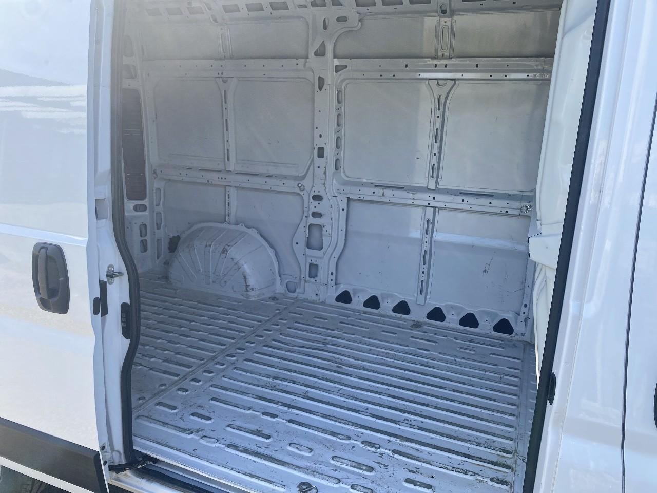 Peugeot Boxer tole 3.5 t l2h2 bluehdi 140 s&s bvm6 — photo 21