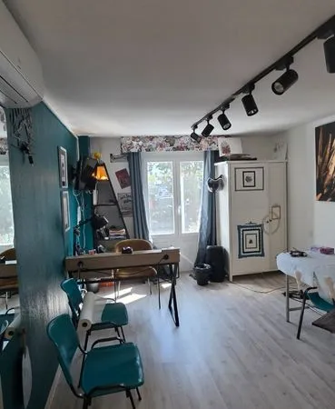 Location charge comprise bureau Fréjus 85m2 bon état