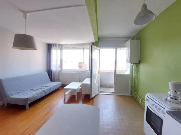 T2 MEUBLE EXCELLENT ETAT PROCHE FAC TREFILERIE