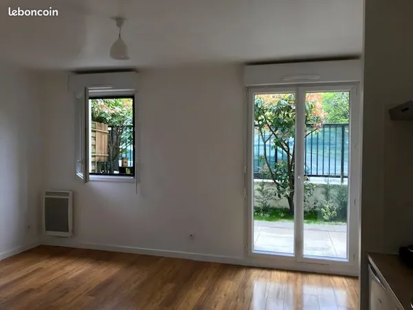 Grand studio à St-Herblain Bourge avec la terrasse à louer de particulier, sans frais d'agence