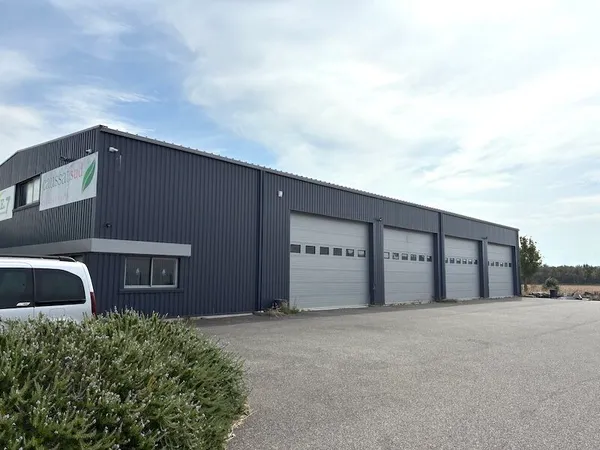 LOCAL D'ACTIVITÉ QUALITATIF - DANS ZAC SUR PARCELLE DE 3443 M2