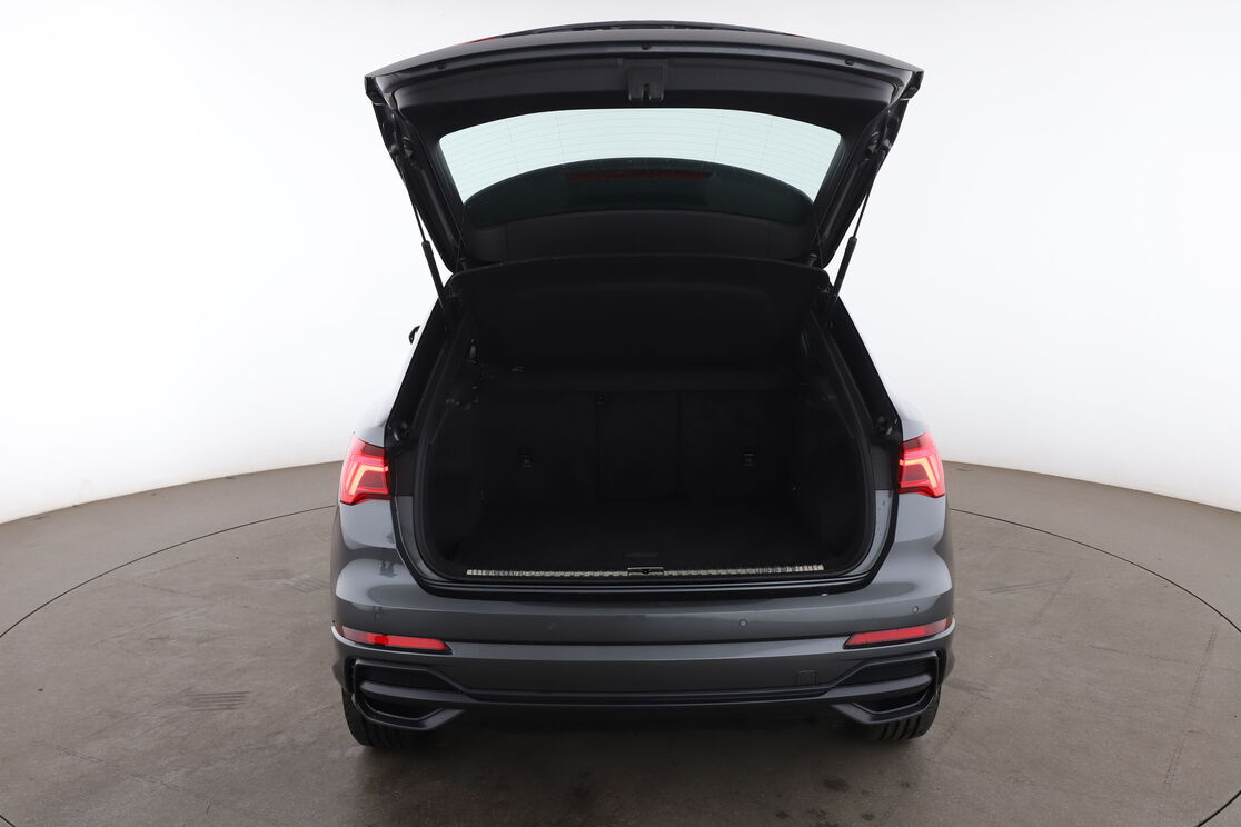 Audi Q3 35 TDI S Line S Tronic 7 — photo 13