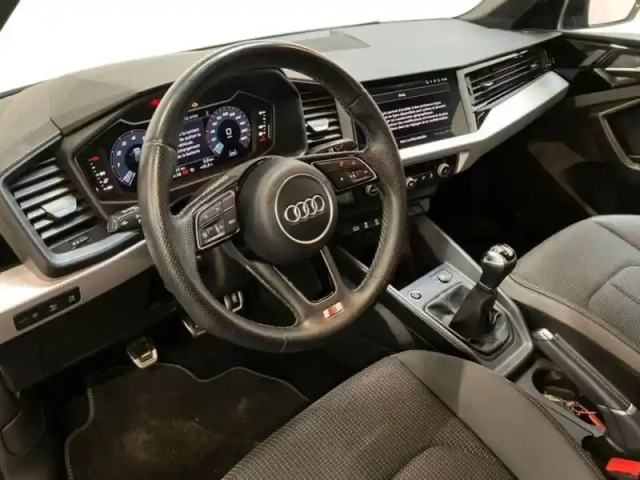 Audi A1 30 tfsi 110 ch bvm6 s line — photo 9