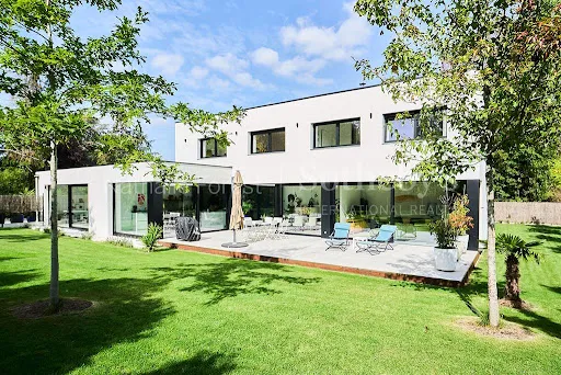 Maison 9 pièces 270 m²