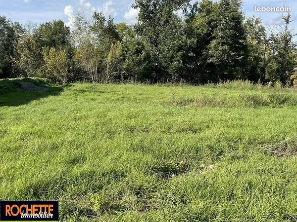 Terrain 1 937 m² Nervieux