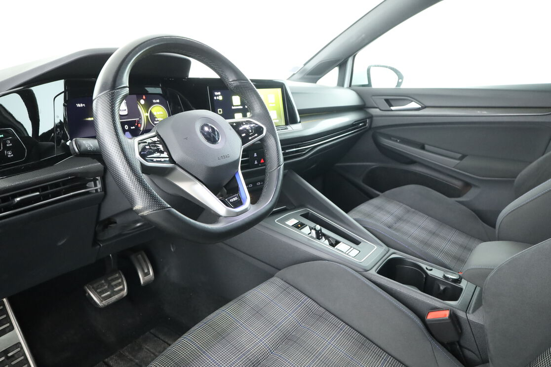 Volkswagen Golf VIII 1.4 eHybrid GTE DSG6 — photo 14