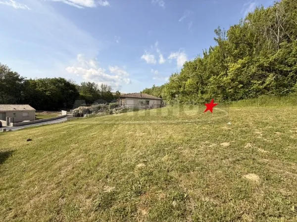 Terrain 1370 m²