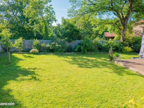 Maison 102m2 (Limite BOUAYE) - 3 chambres - Terrain 960m2 - Calme et lumineuse