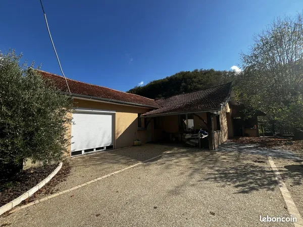 Propriété 10 pièces 211 m²