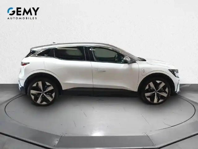 Renault Megane e-tech ev60 220 ch super charge — photo 4