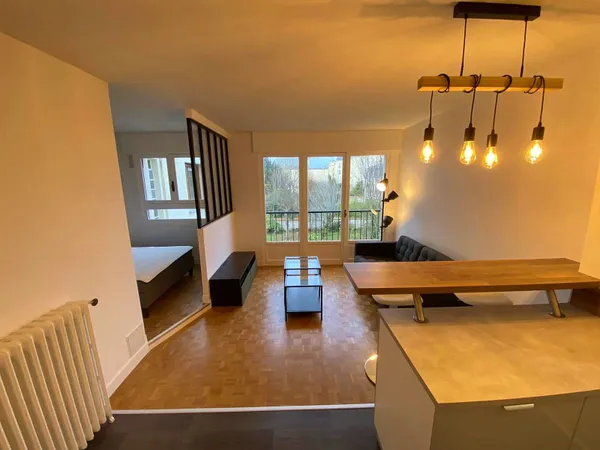 Loue Appartement Meublé - Deux Pièces Refait à Neuf au Chesnay