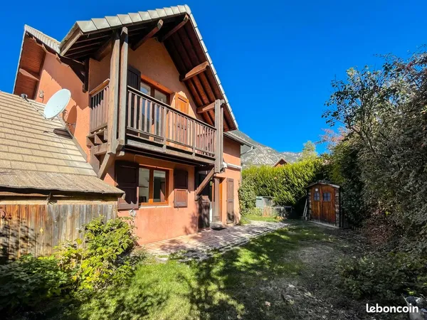 LOC A L'ANNEE NON MEUBLEE - Charmante maison avec jardin, terrasse et garage