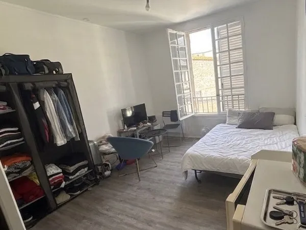 Loue studio meublé hyper centre 16m2