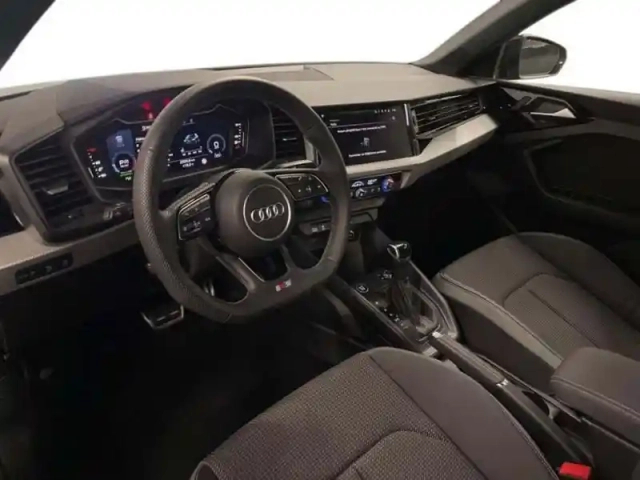 Audi A1 35 tfsi 150 ch s tronic 7 s line plus — photo 9