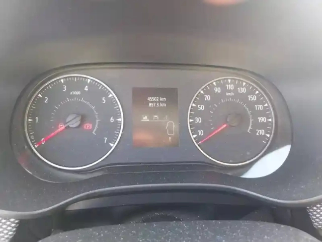 Dacia Sandero eco-g 100 — photo 12