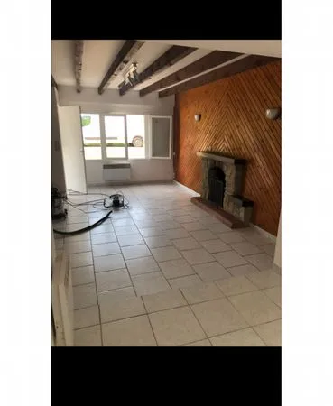 Maison 55 m2 à Motreff , étage entièrement rénové, terrasse